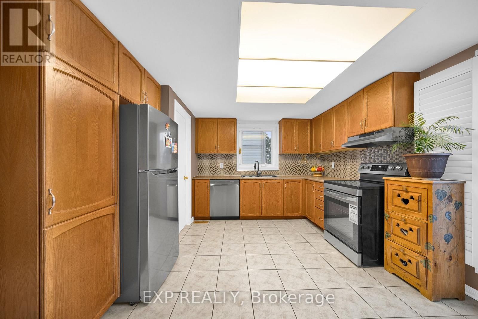 4 HUNTERSFIELD DRIVE Image 11