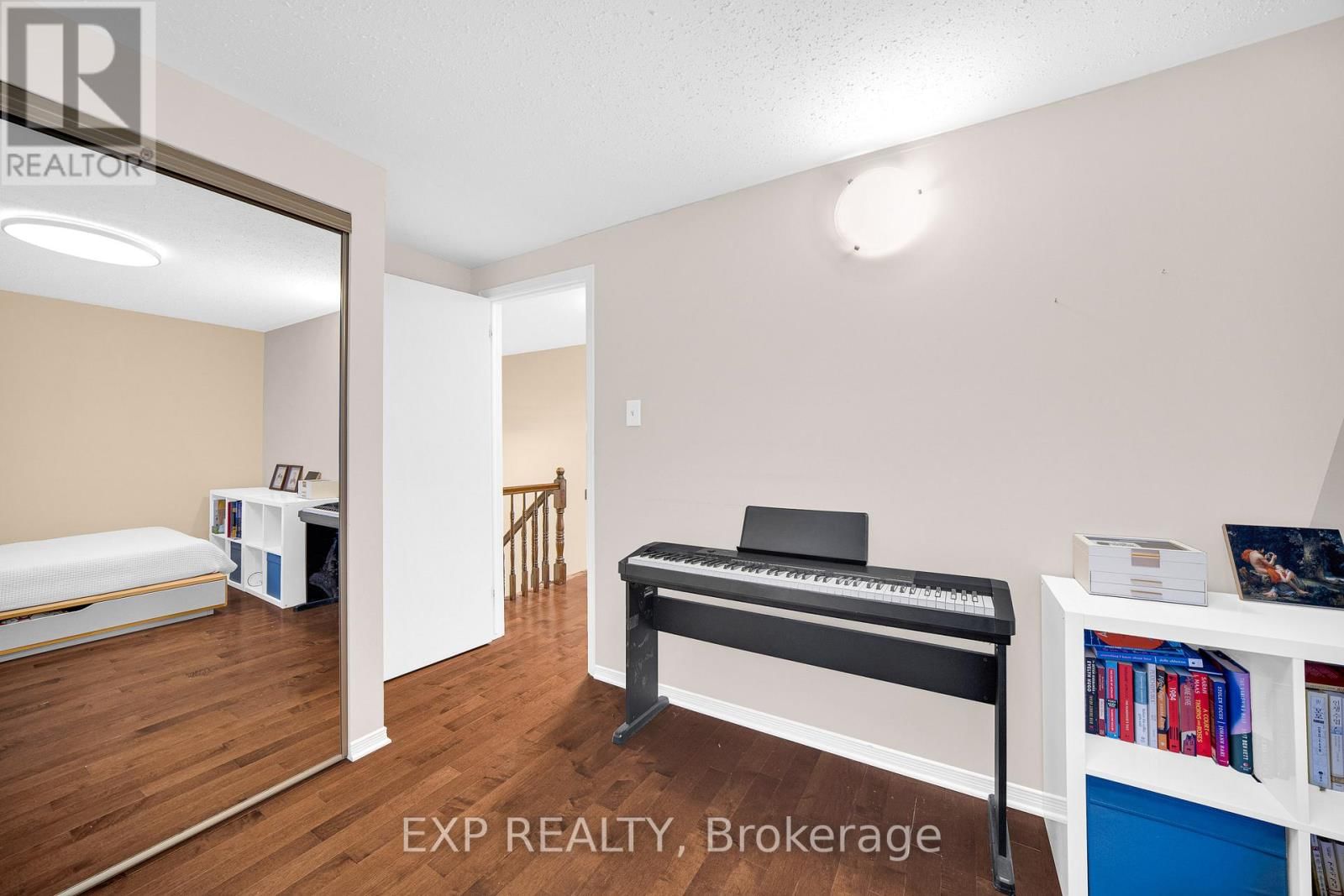 4 HUNTERSFIELD DRIVE Image 25