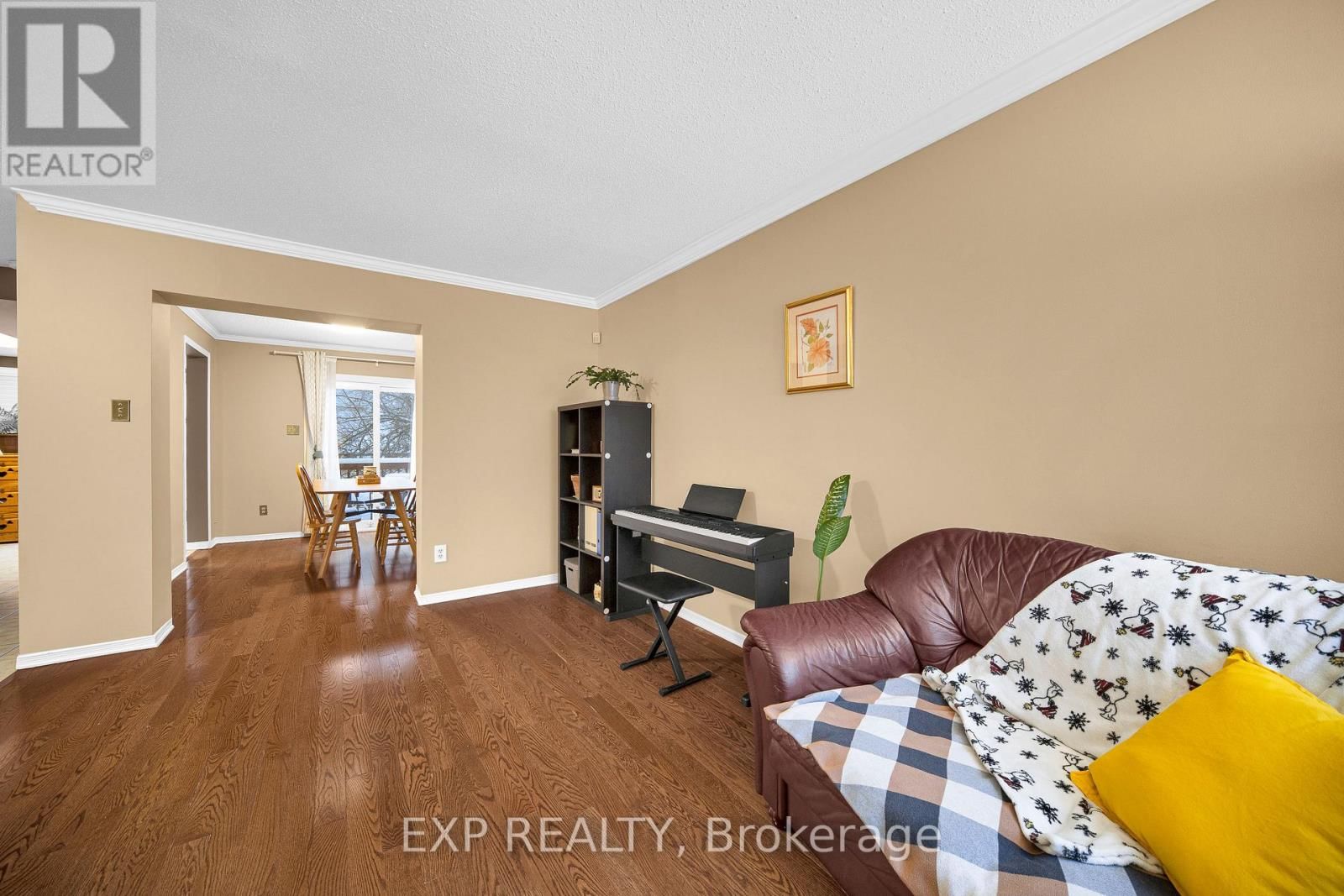 4 HUNTERSFIELD DRIVE Image 3