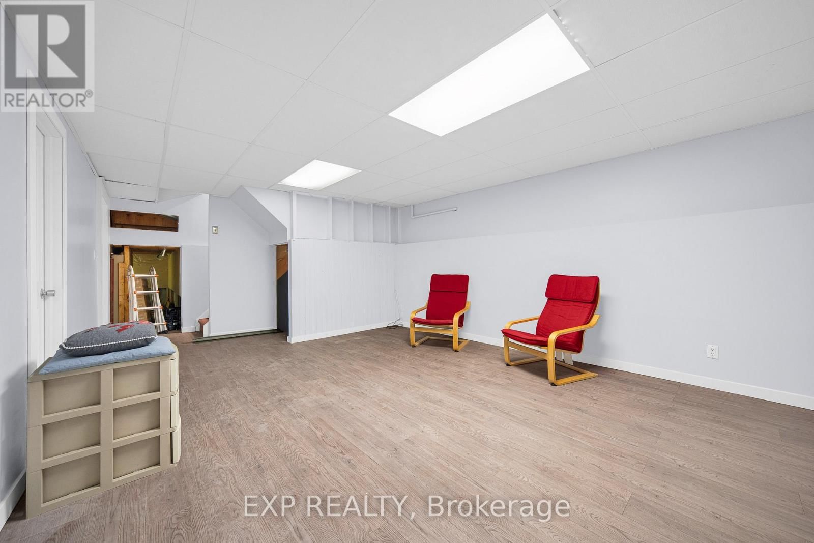 4 HUNTERSFIELD DRIVE Image 31