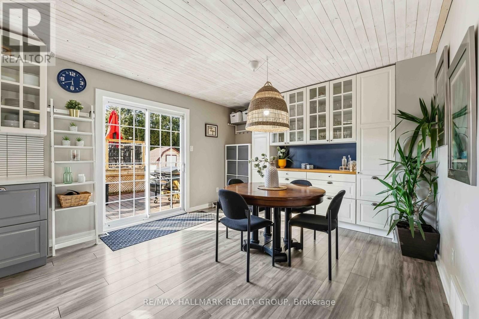 1091 BURGUNDY LANE Image 10