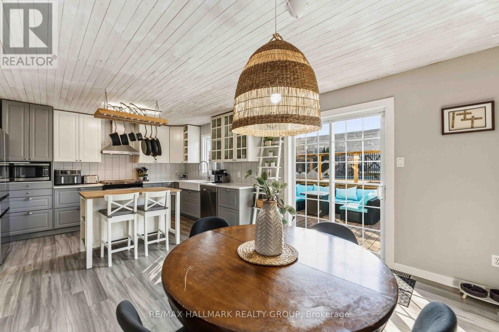 1091 BURGUNDY LANE Image 11