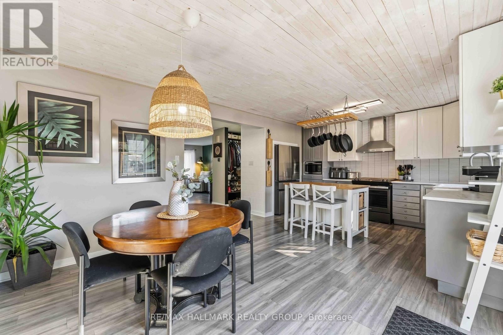 1091 BURGUNDY LANE Image 12