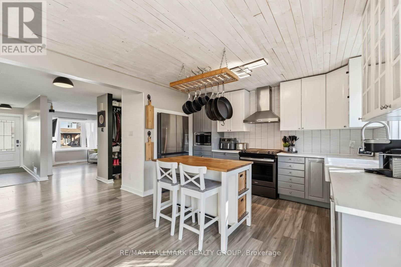 1091 BURGUNDY LANE Image 13