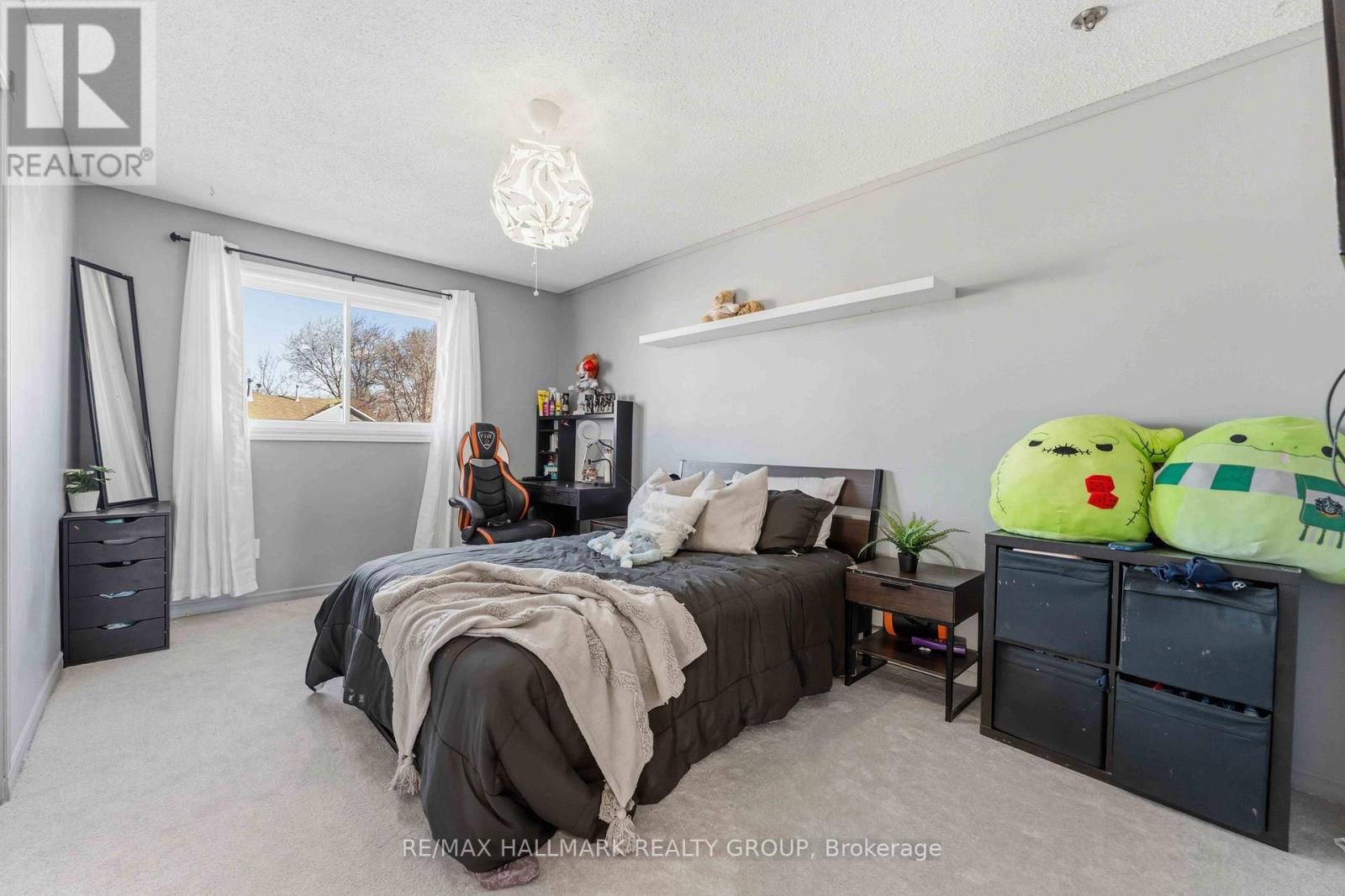 1091 BURGUNDY LANE Image 21