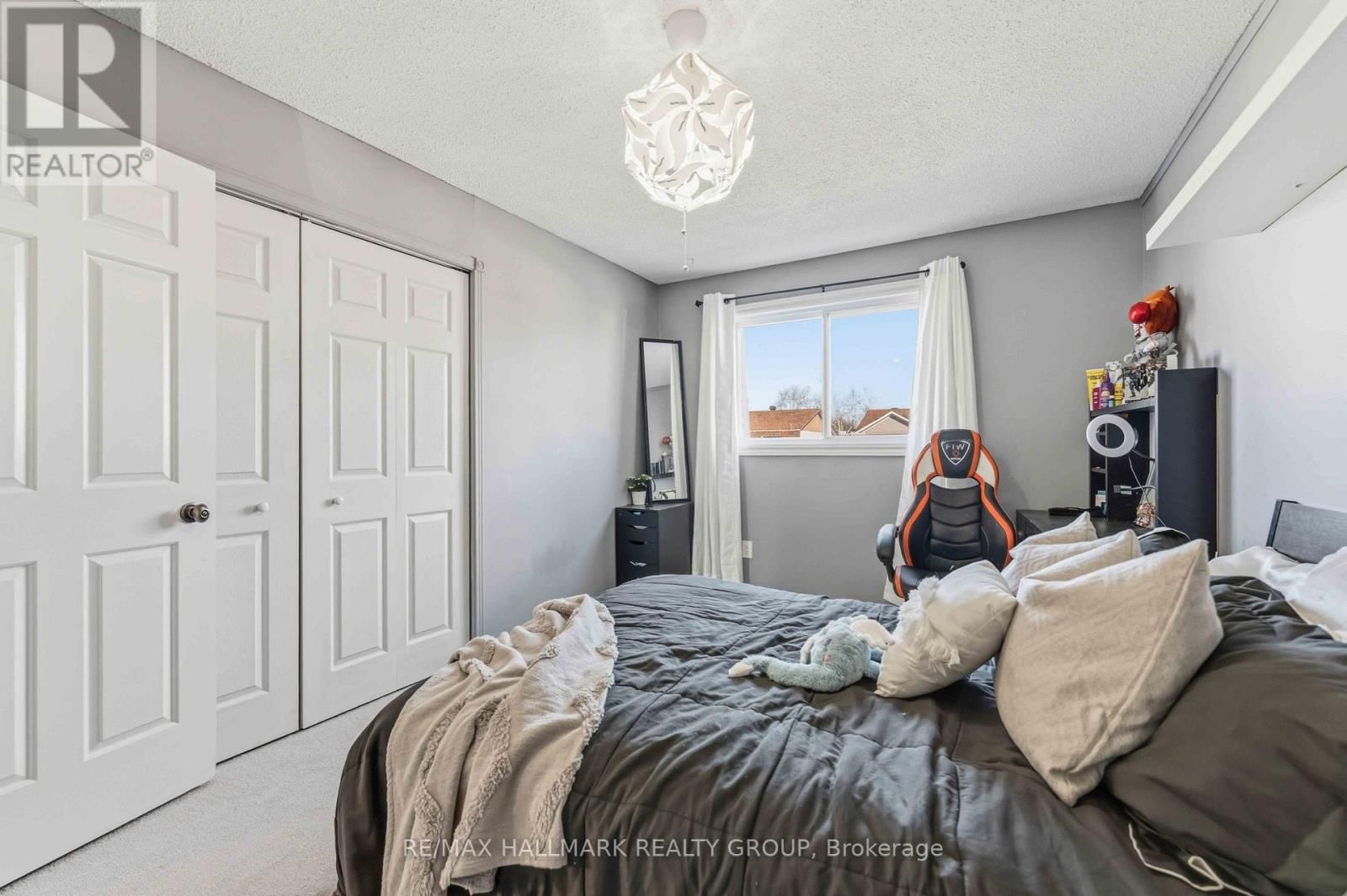 1091 BURGUNDY LANE Image 22