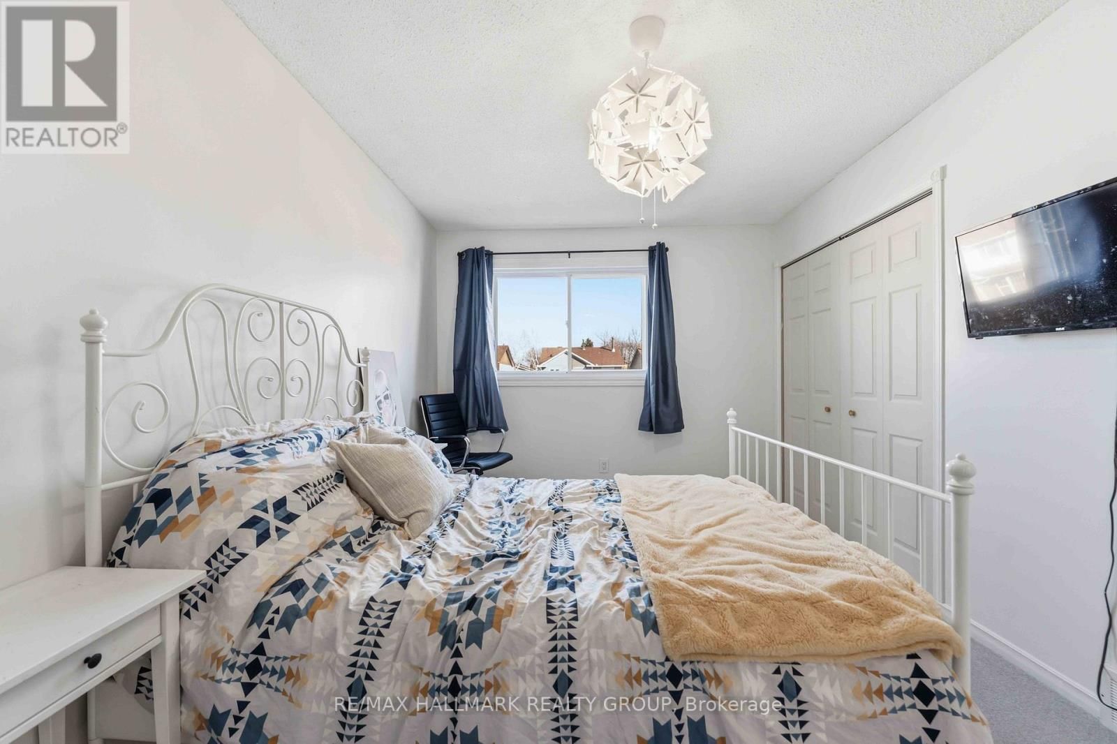 1091 BURGUNDY LANE Image 24