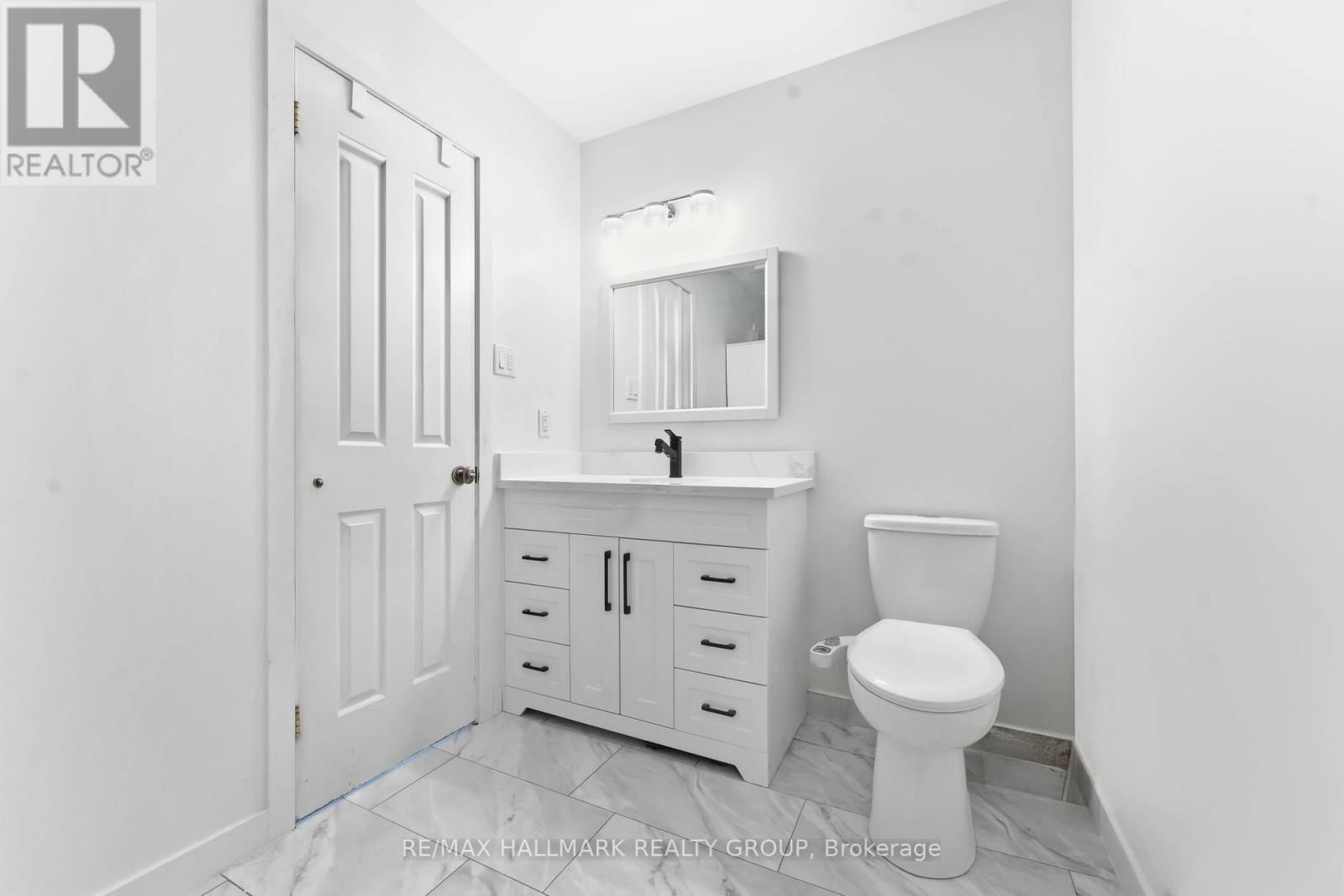 1091 BURGUNDY LANE Image 25