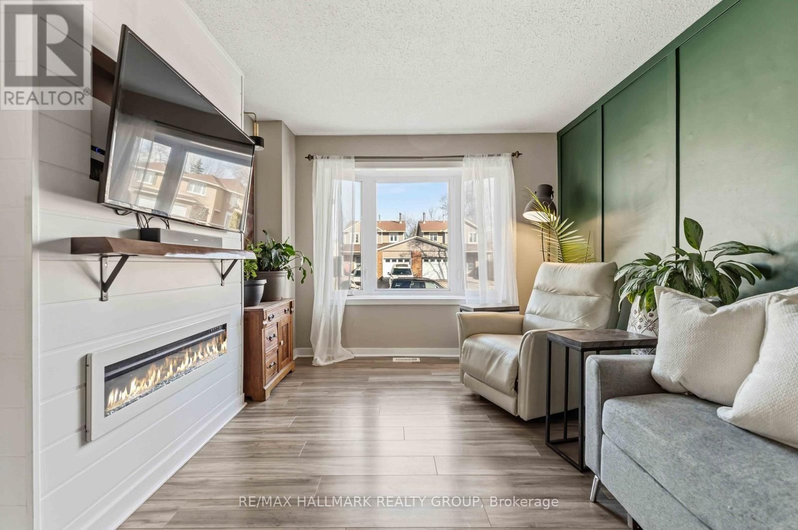 1091 BURGUNDY LANE Image 3