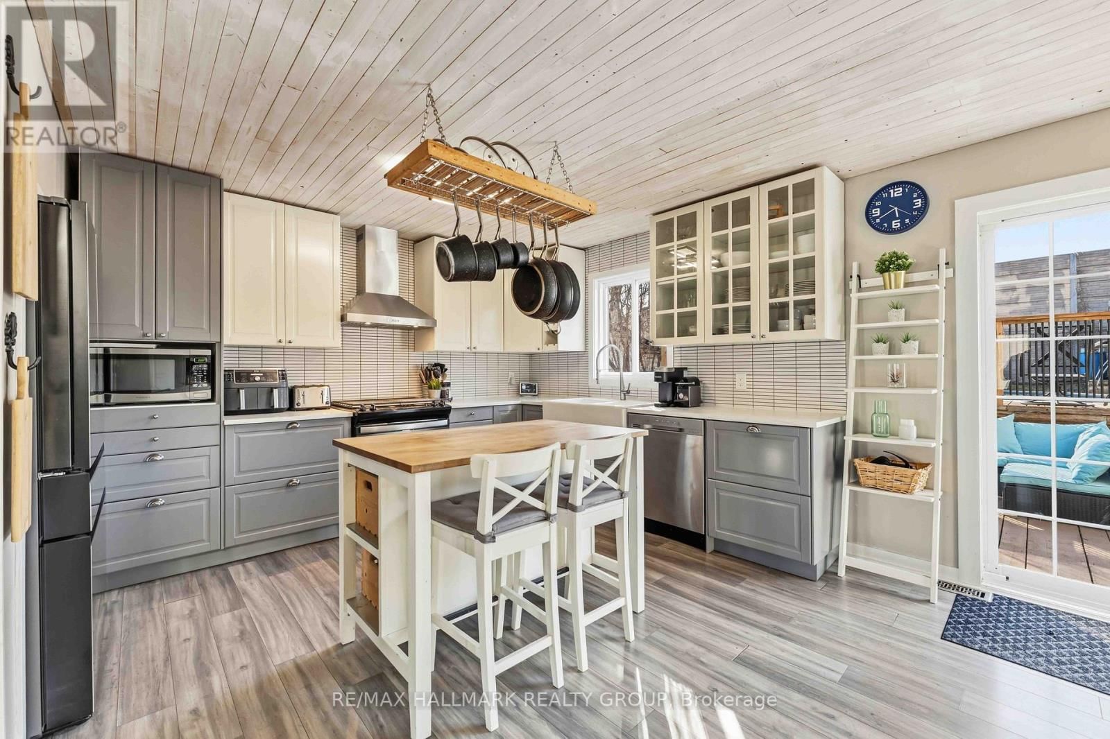 1091 BURGUNDY LANE Image 4