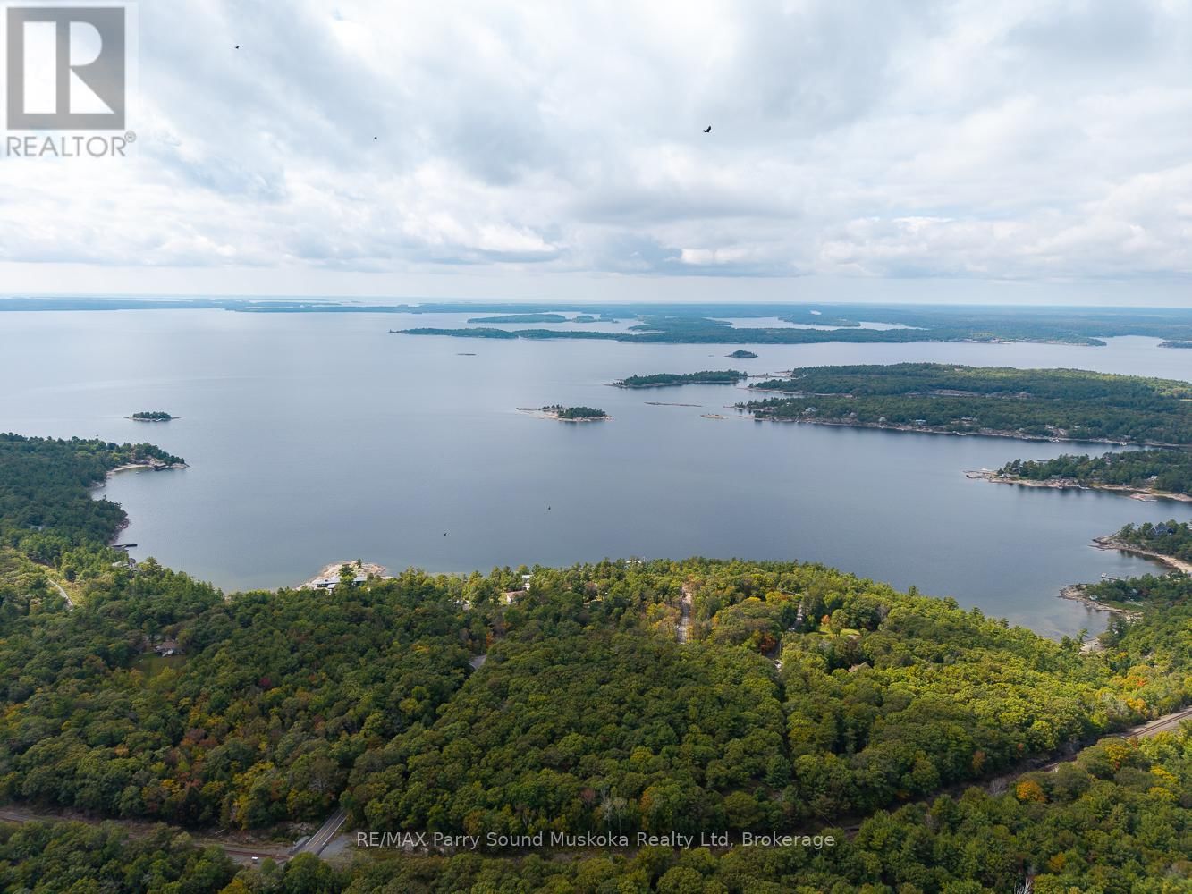 15 OAKRIDGE ROAD NORTH Image 2