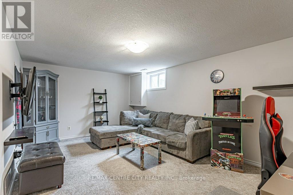 19 - 490 THIRD STREET Image 15