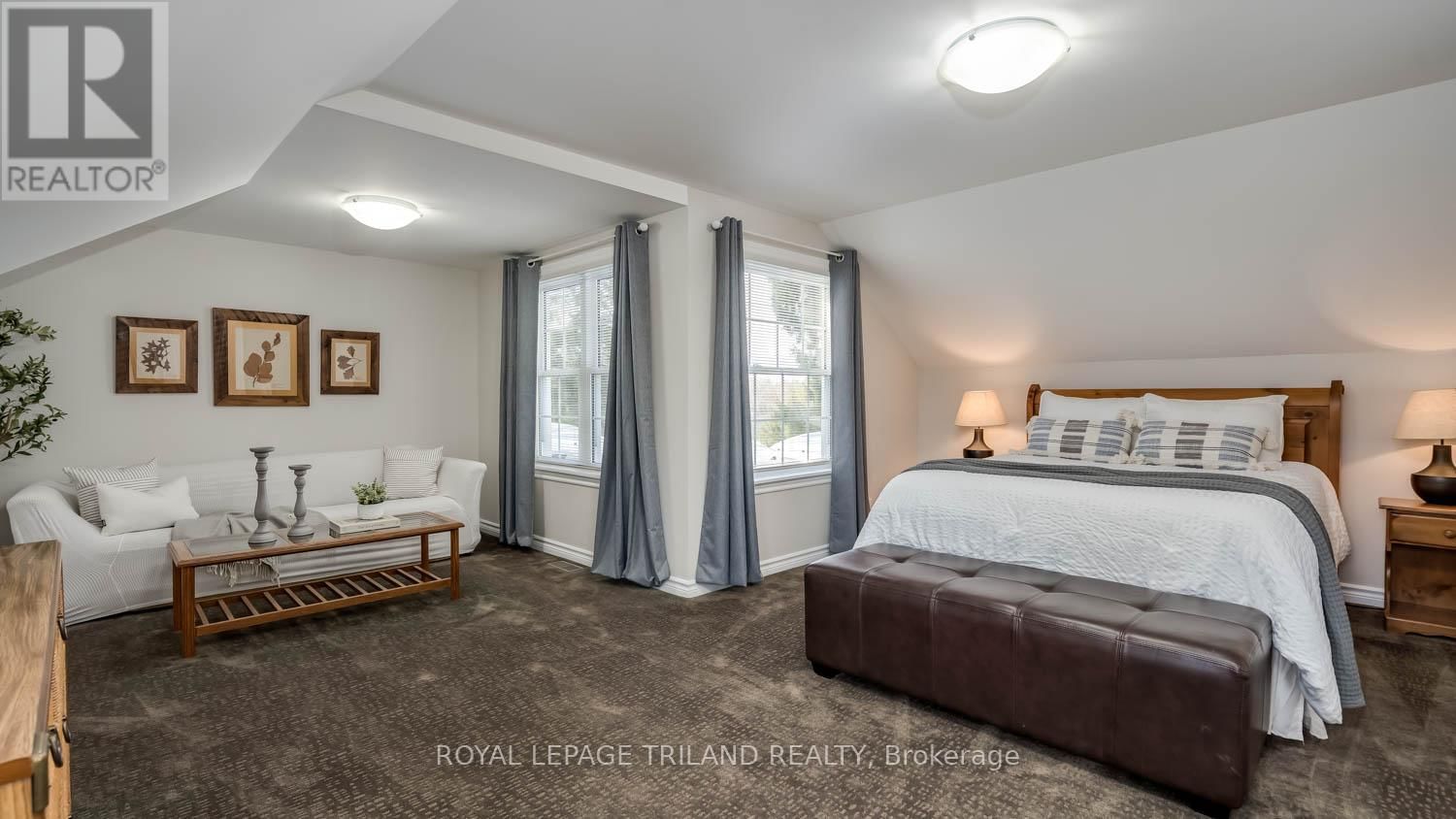 2416 SUNNINGDALE ROAD WEST Image 23