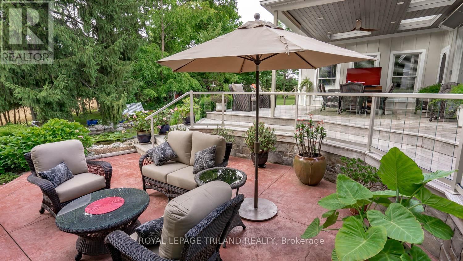 2416 SUNNINGDALE ROAD WEST Image 38