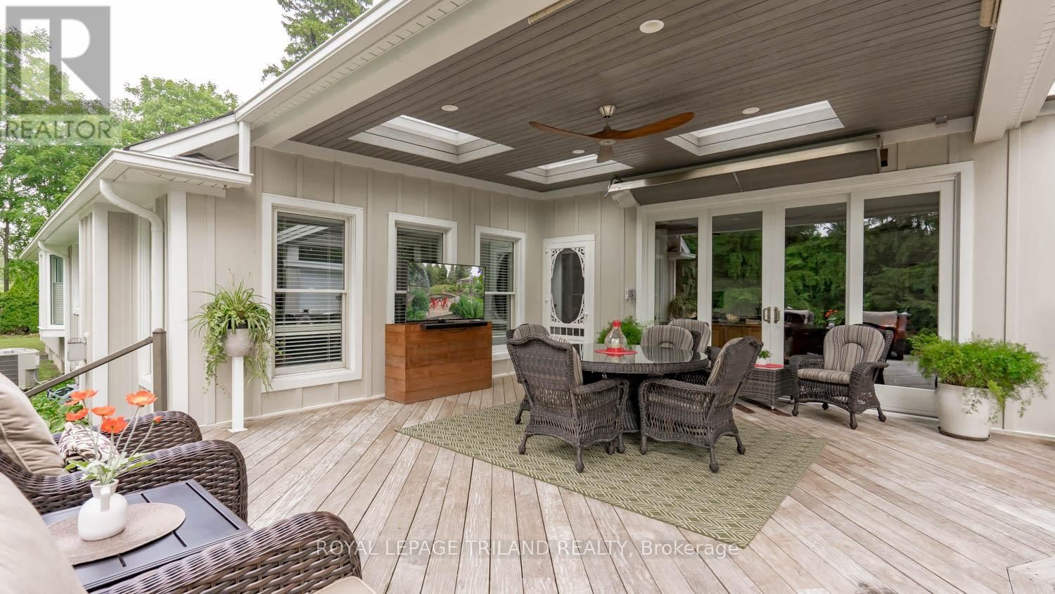 2416 SUNNINGDALE ROAD WEST Image 39