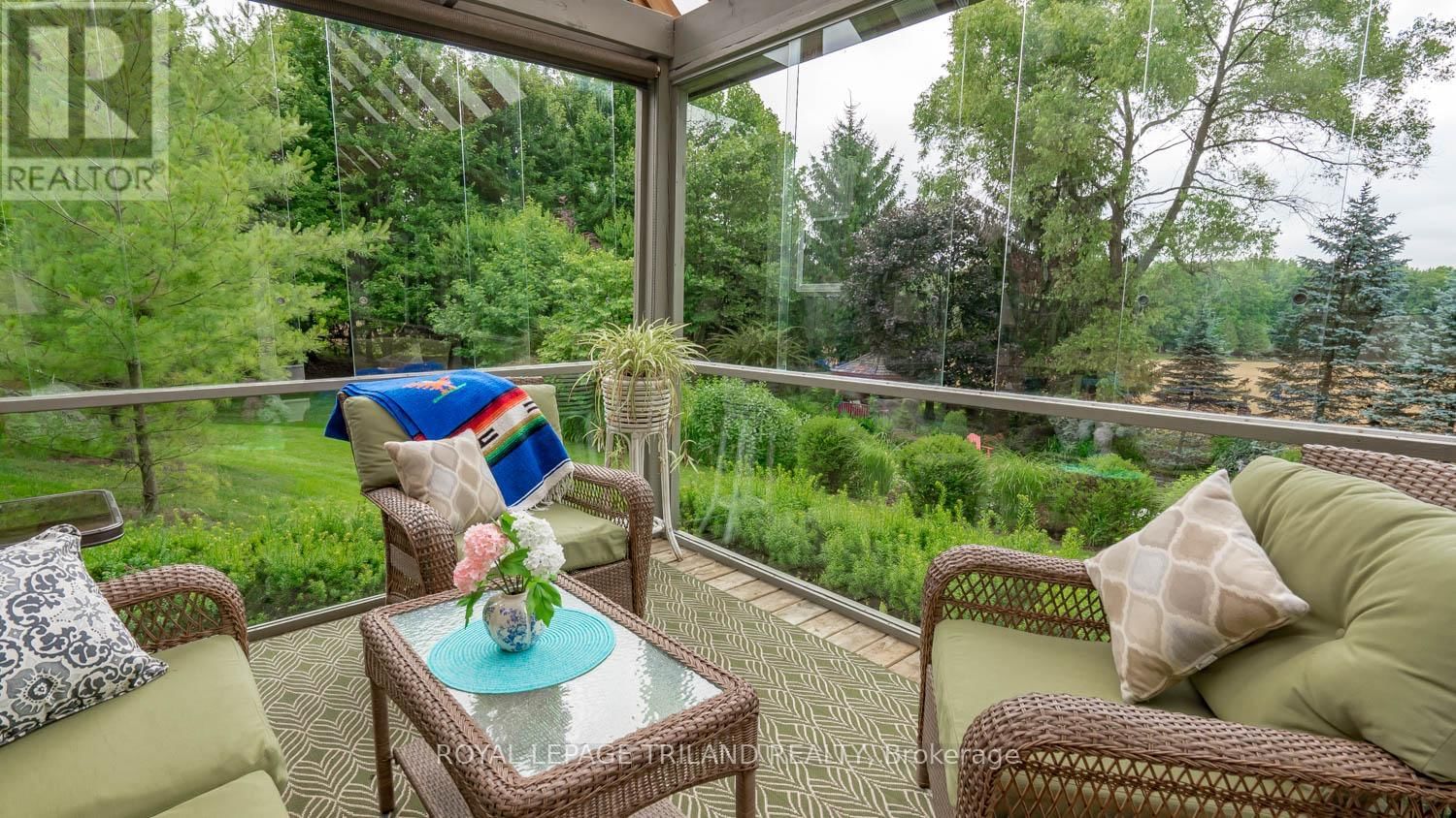 2416 SUNNINGDALE ROAD WEST Image 46