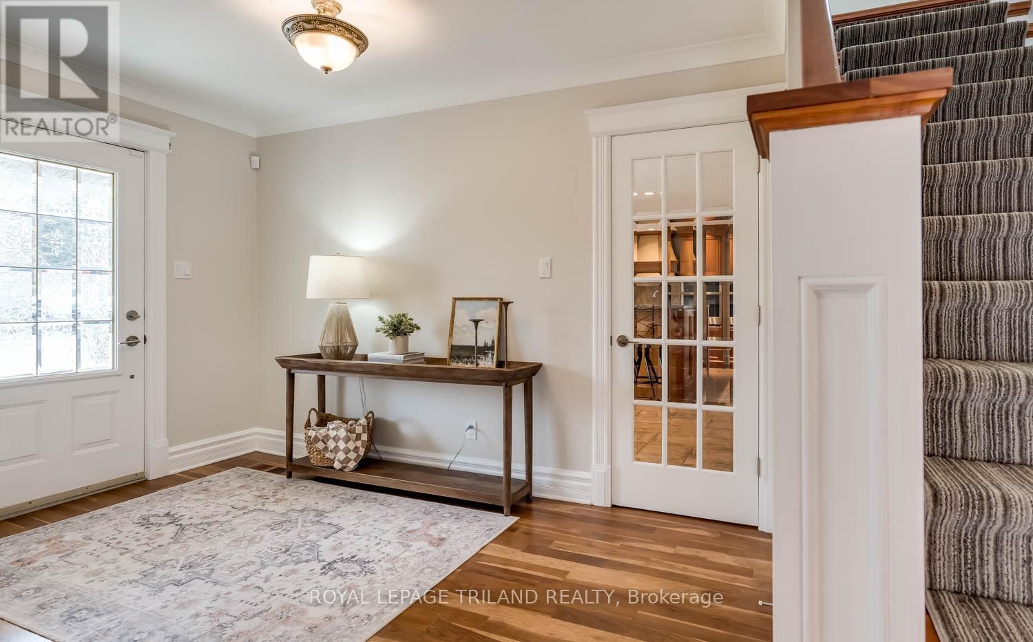 2416 SUNNINGDALE ROAD WEST Image 6