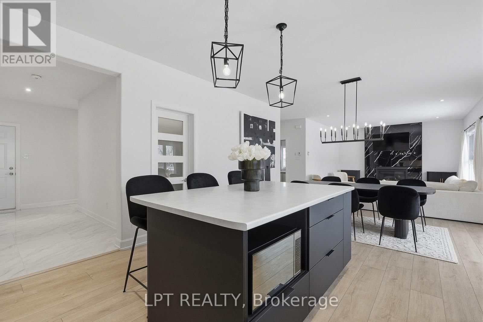 301 MOONLIGHT DRIVE Image 11