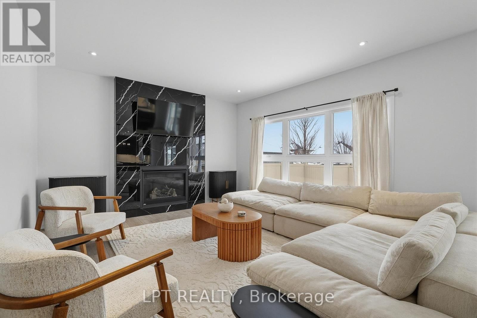 301 MOONLIGHT DRIVE Image 17