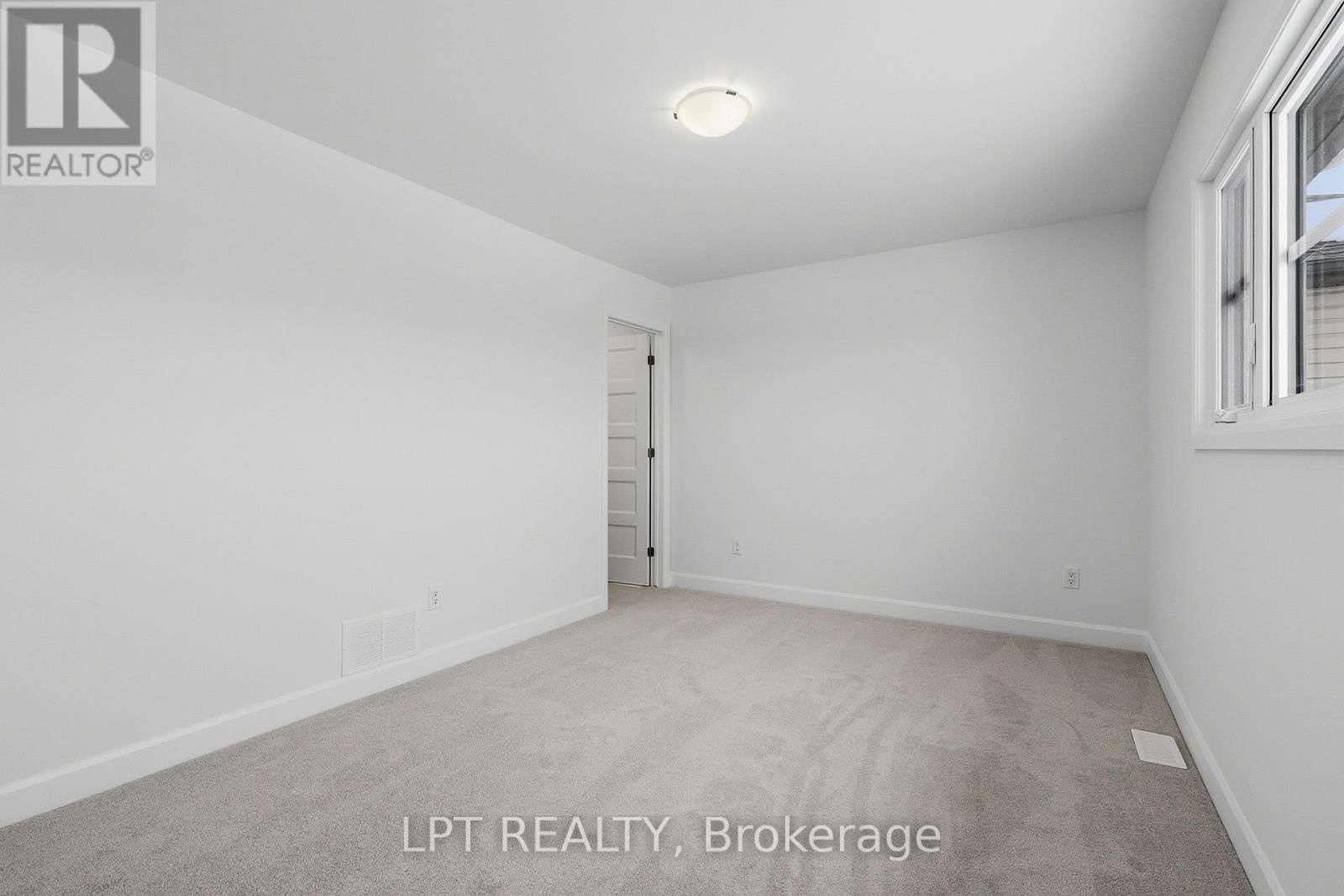 301 MOONLIGHT DRIVE Image 27