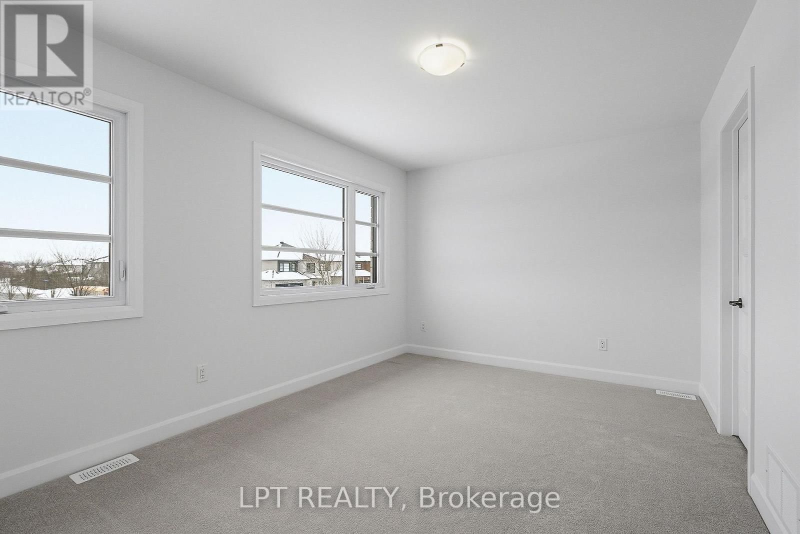 301 MOONLIGHT DRIVE Image 28