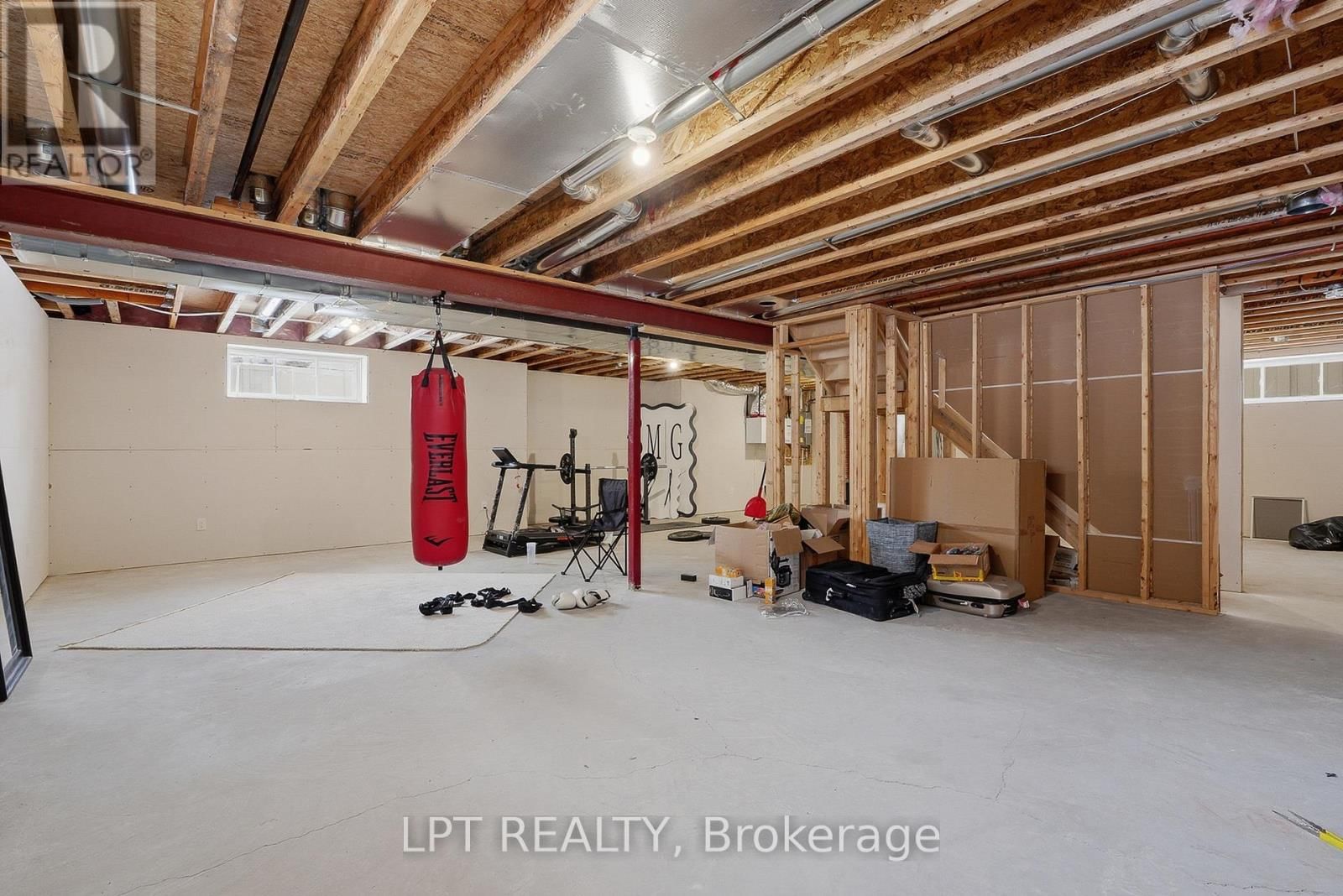 301 MOONLIGHT DRIVE Image 29