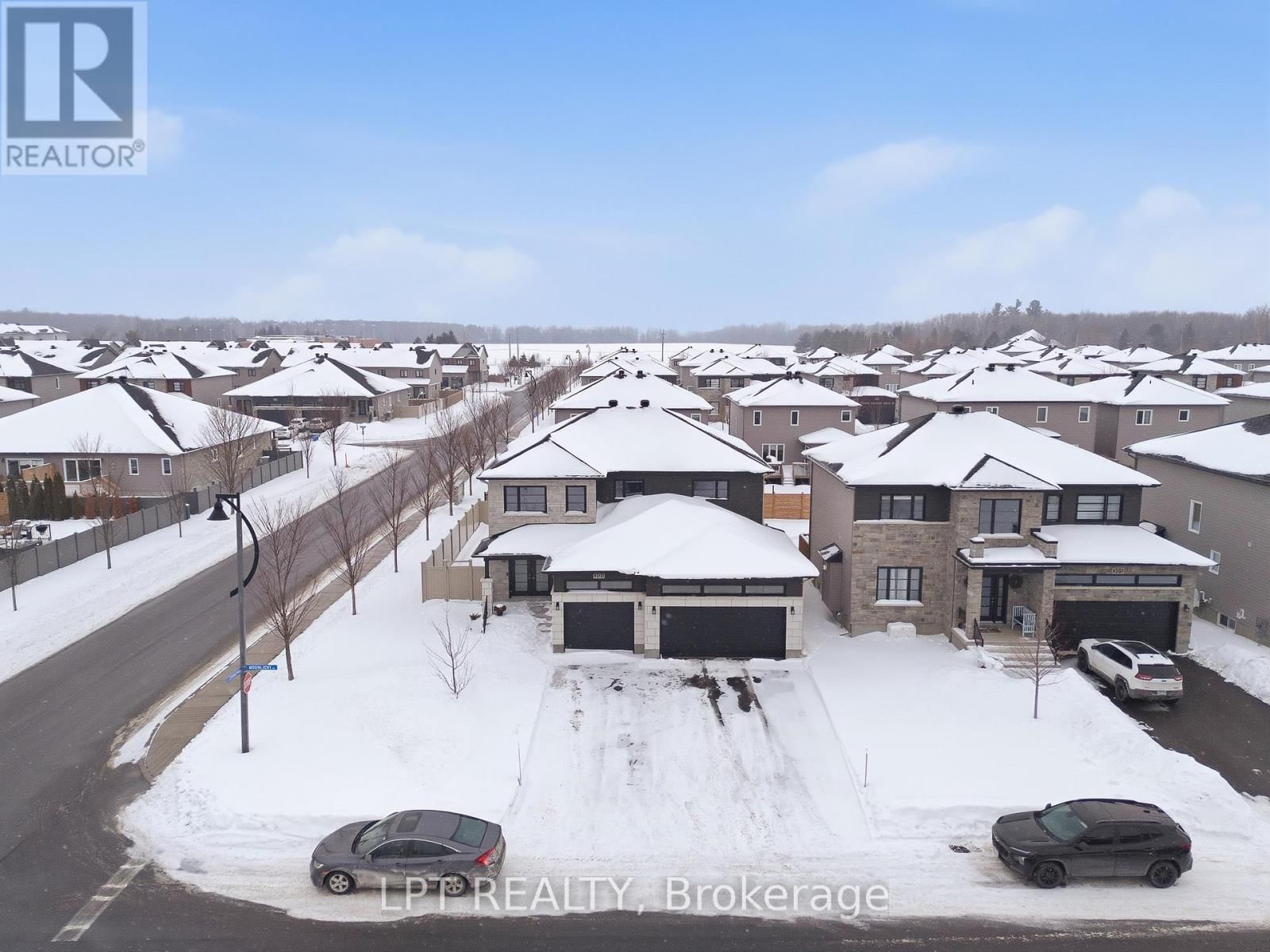 301 MOONLIGHT DRIVE Image 32