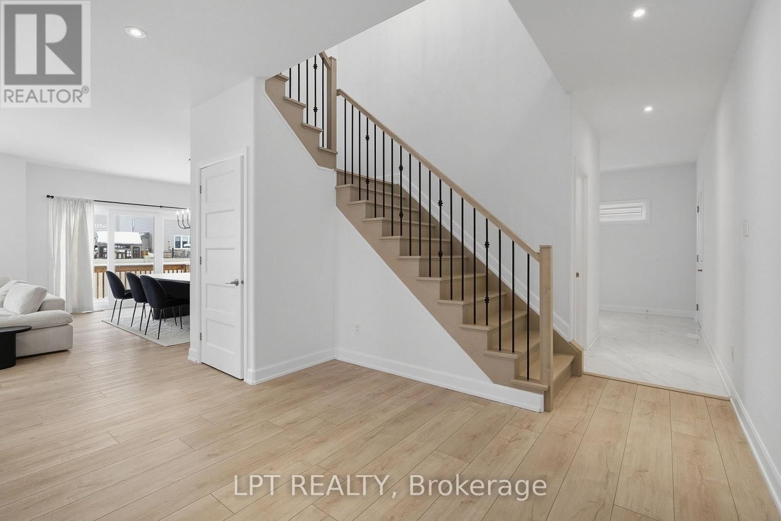 301 MOONLIGHT DRIVE Image 4