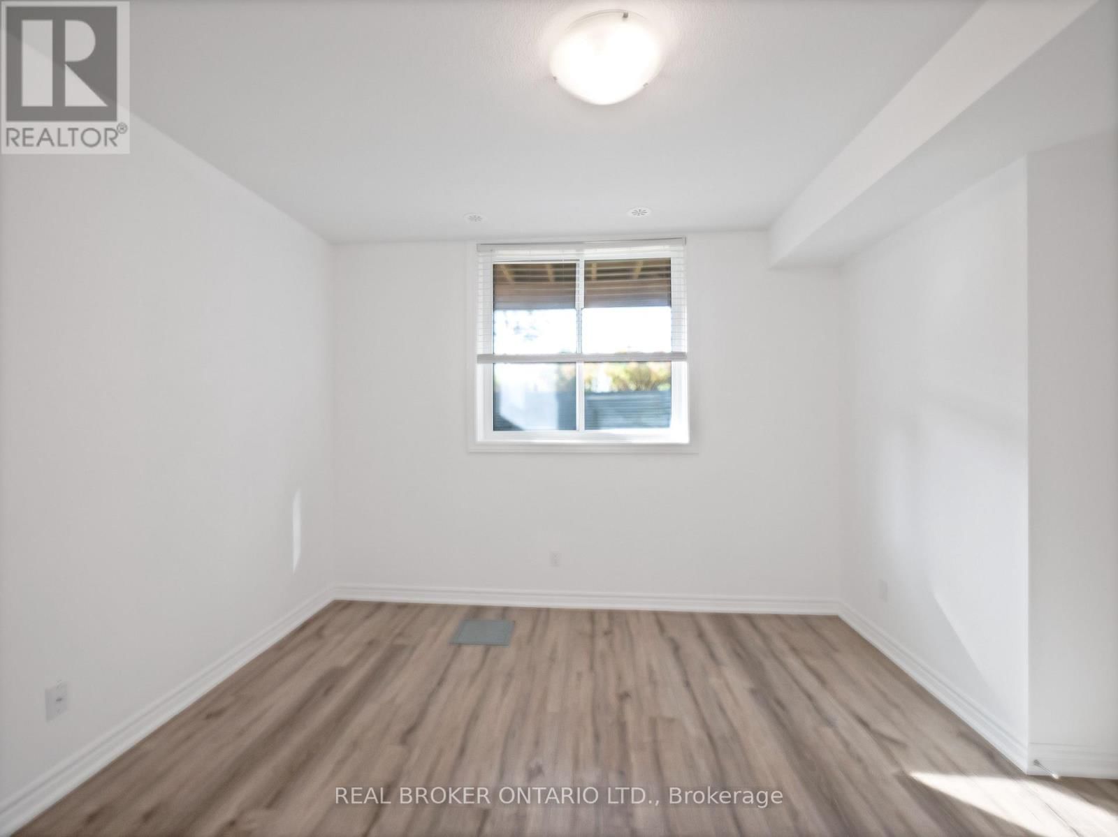 9A - 164 HEIMAN STREET Image 11