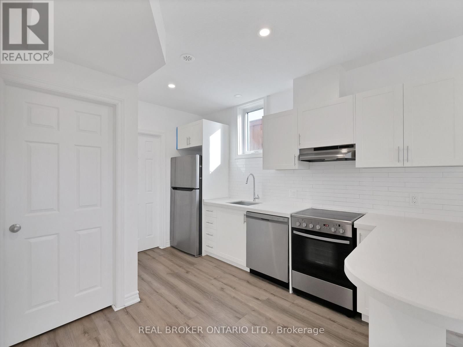 9A - 164 HEIMAN STREET Image 12