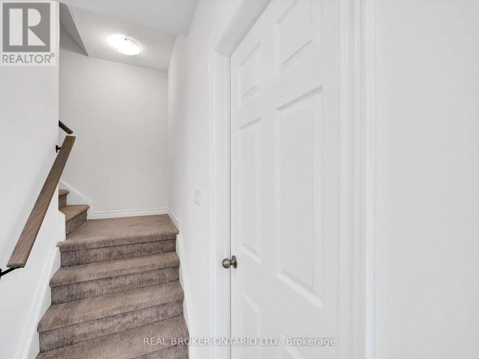 9A - 164 HEIMAN STREET Image 4