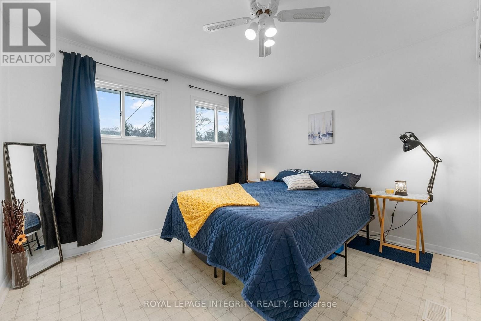 651 LORNE STREET WEST Image 10