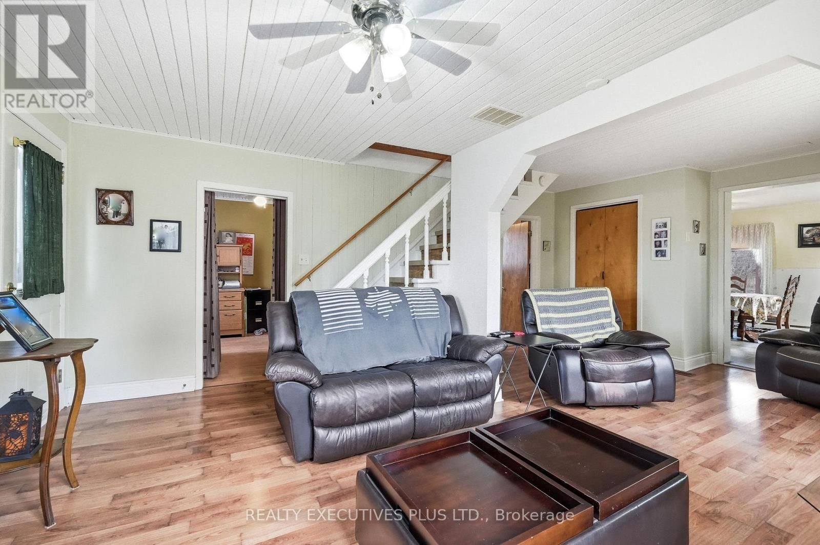 3721 CHAMPLAIN STREET Image 11