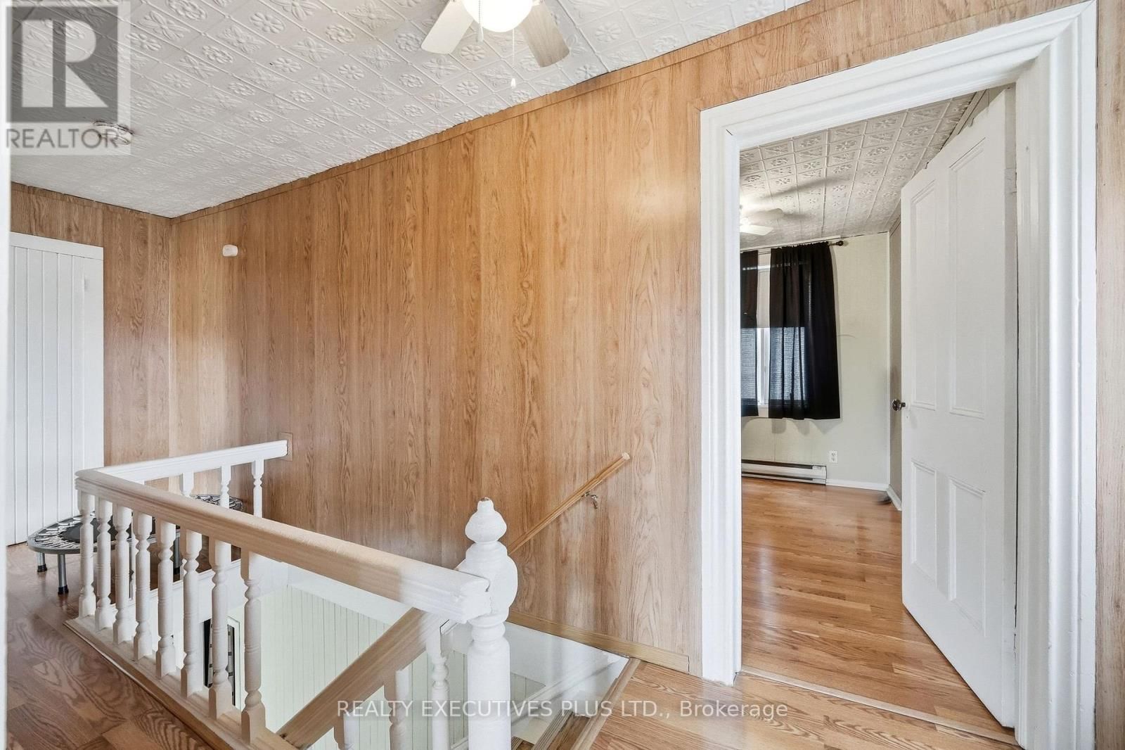 3721 CHAMPLAIN STREET Image 16