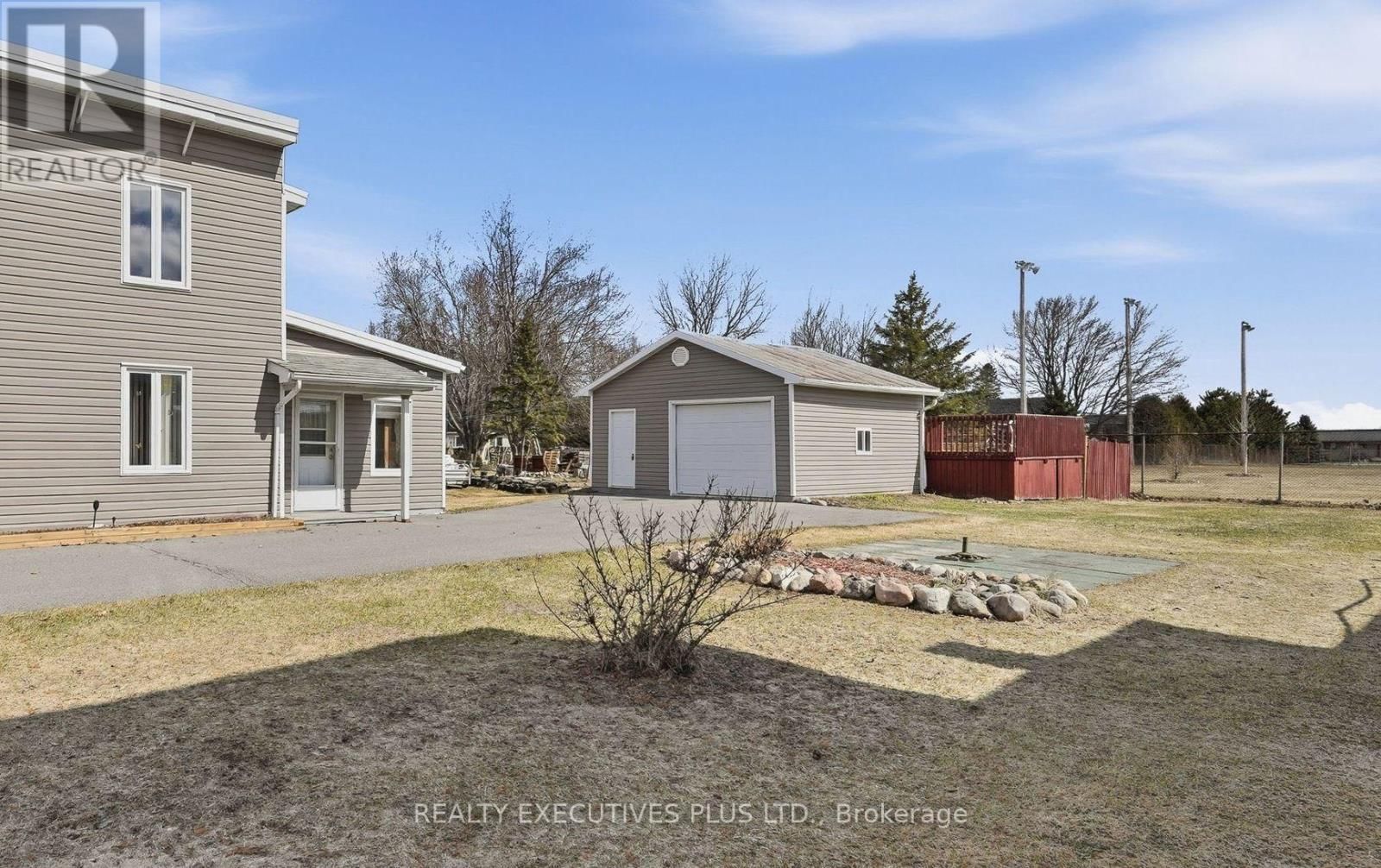 3721 CHAMPLAIN STREET Image 22