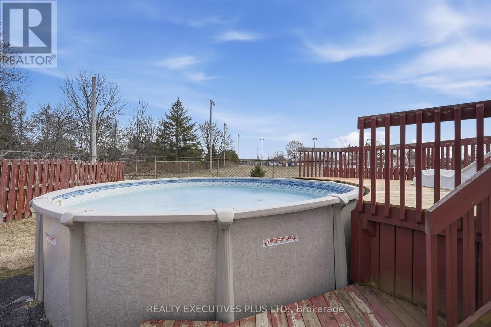 3721 CHAMPLAIN STREET Image 24