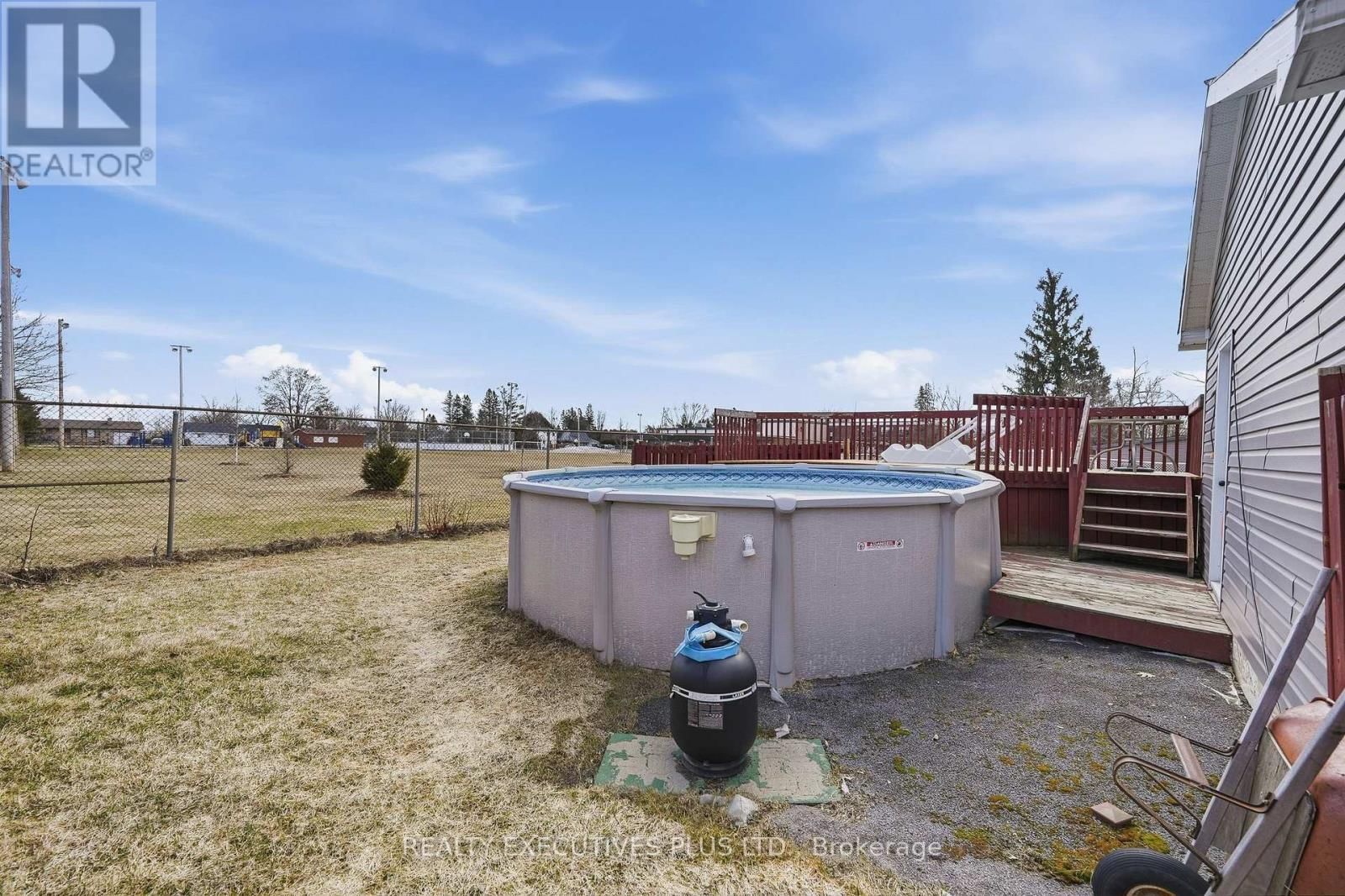 3721 CHAMPLAIN STREET Image 25