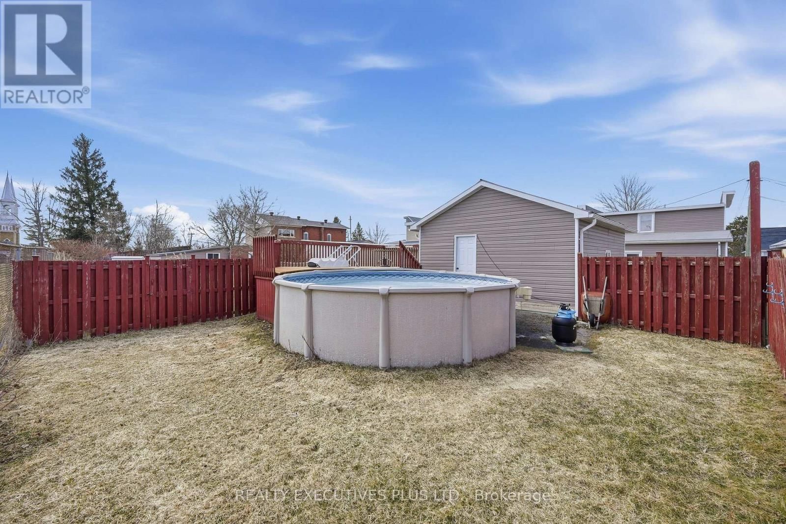 3721 CHAMPLAIN STREET Image 26