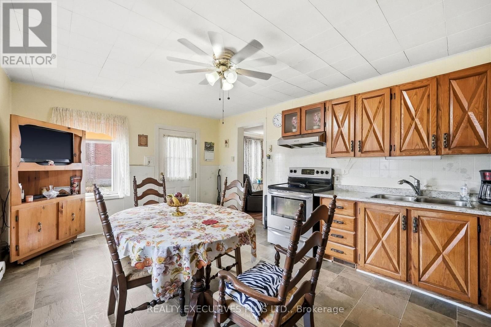 3721 CHAMPLAIN STREET Image 4