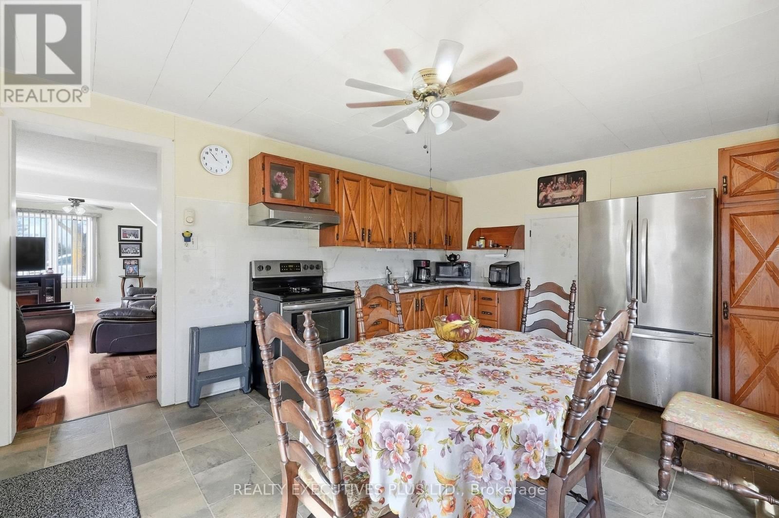 3721 CHAMPLAIN STREET Image 5