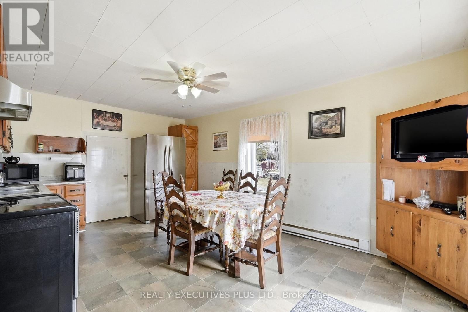 3721 CHAMPLAIN STREET Image 6