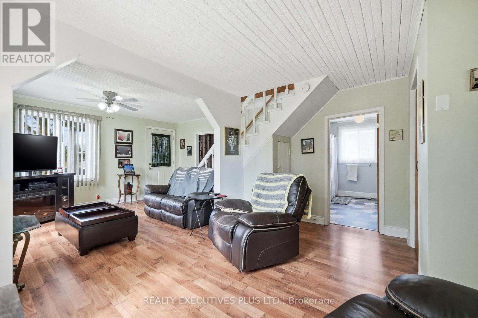 3721 CHAMPLAIN STREET Image 7