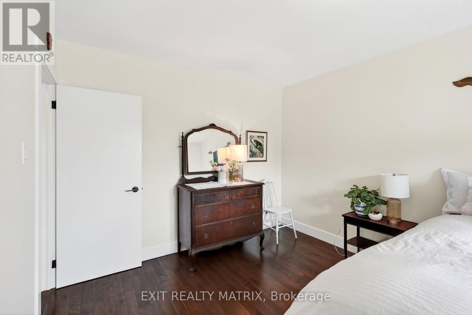 300 ST. JACQUES STREET Image 12