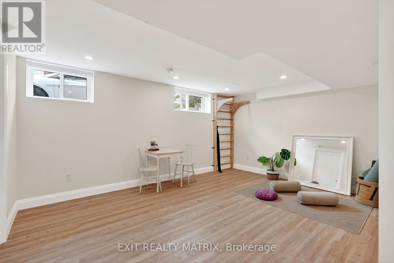 300 ST. JACQUES STREET Image 22