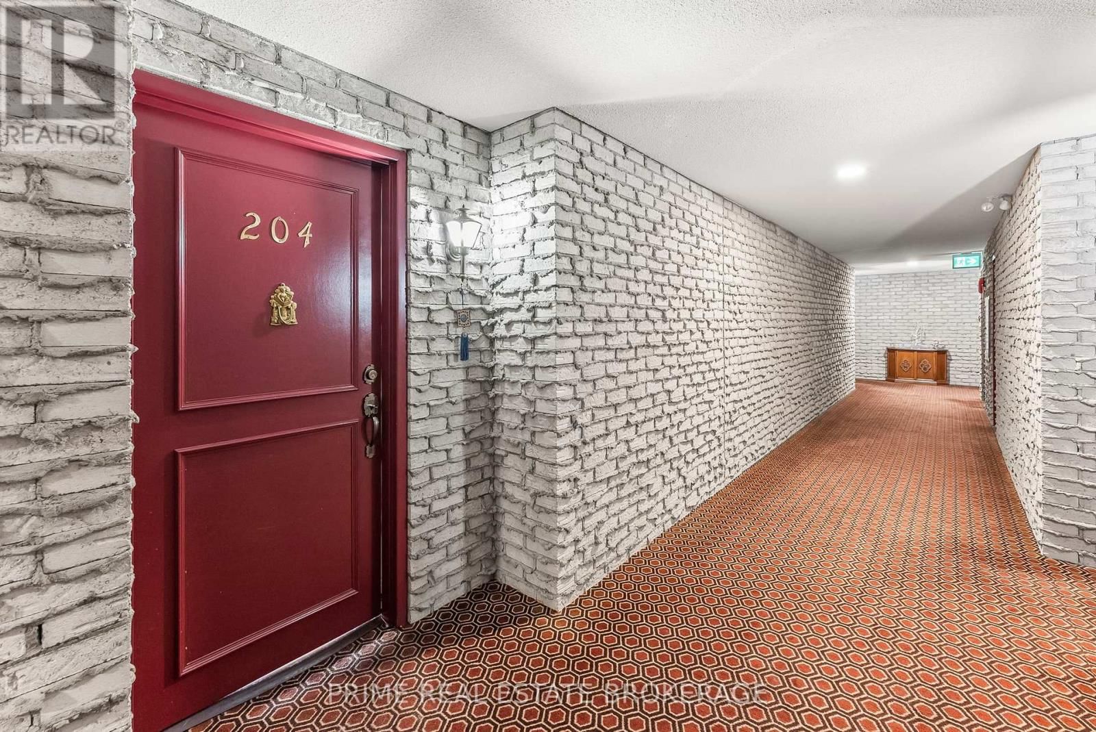 204 - 693 WINDERMERE ROAD Image 3