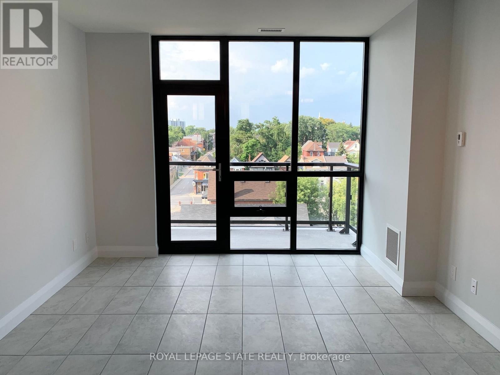 511 - 101 LOCKE STREET Image 7