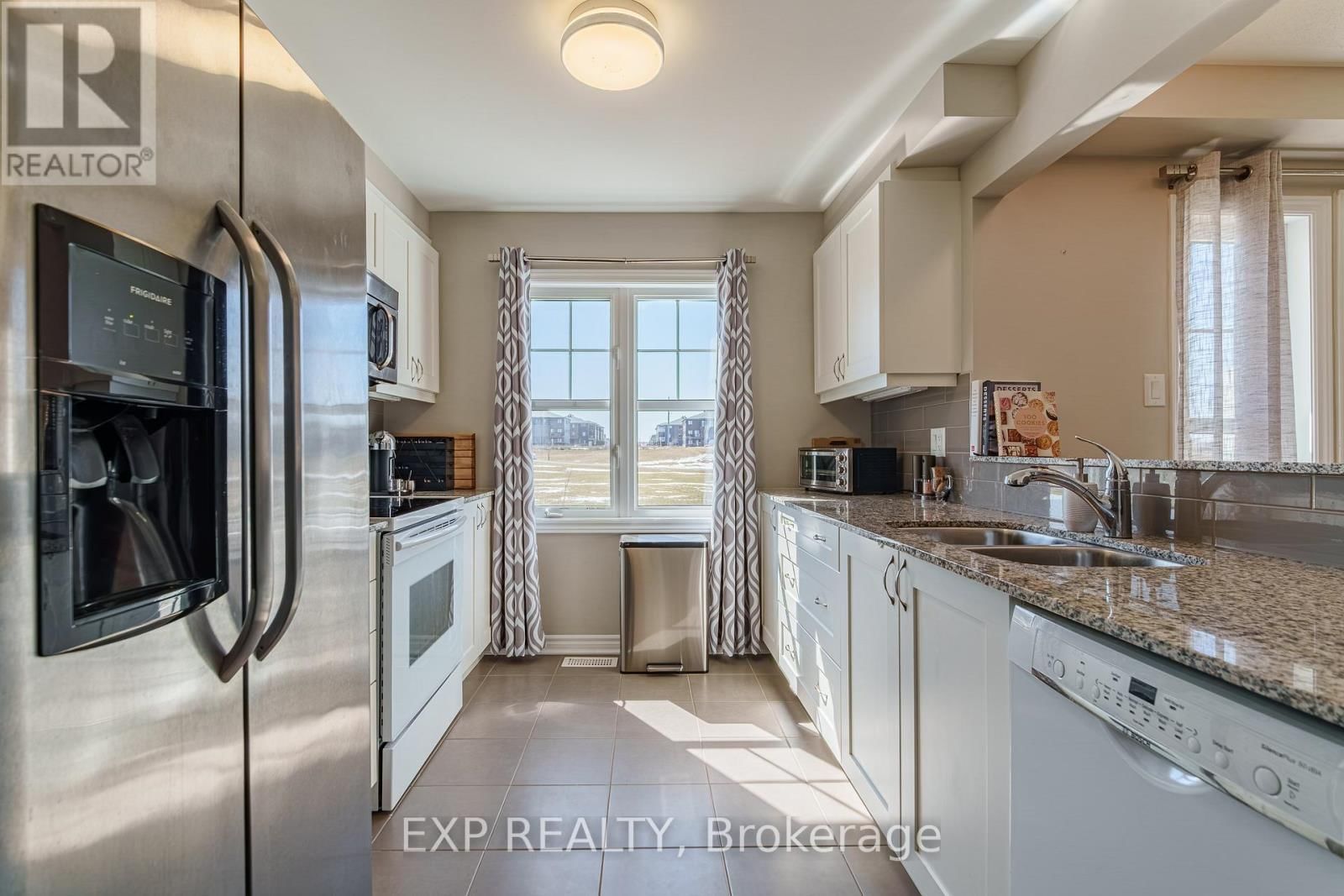 523 ENSATINA CRESCENT Image 14