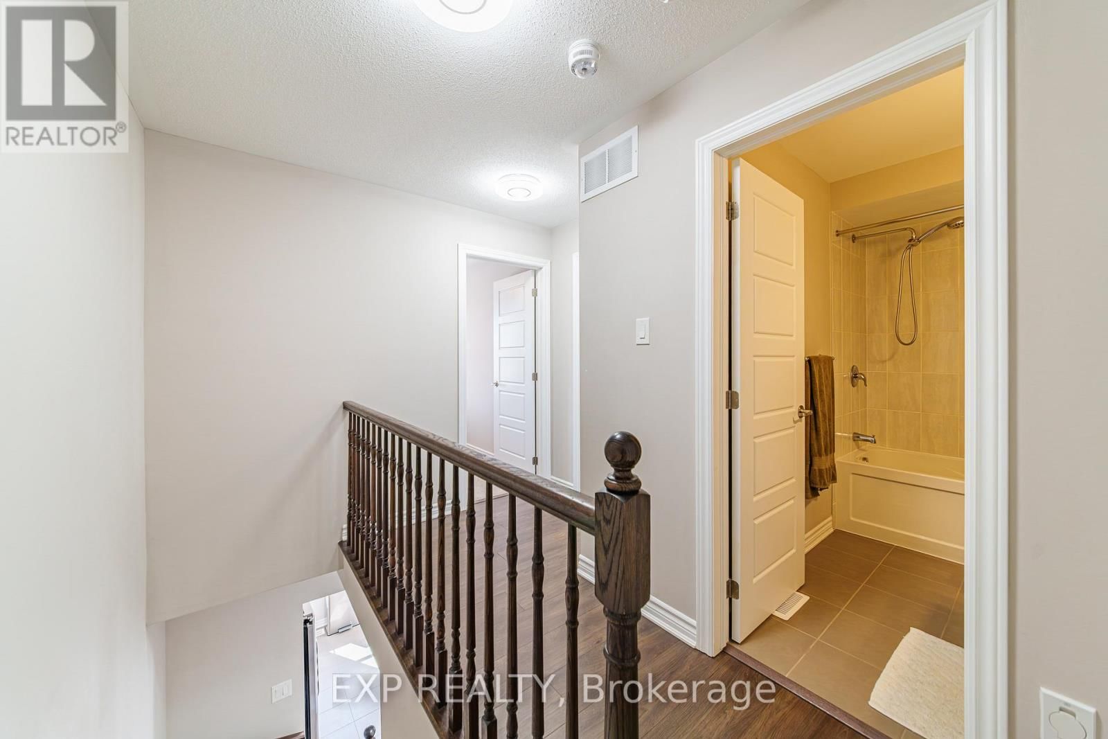 523 ENSATINA CRESCENT Image 20