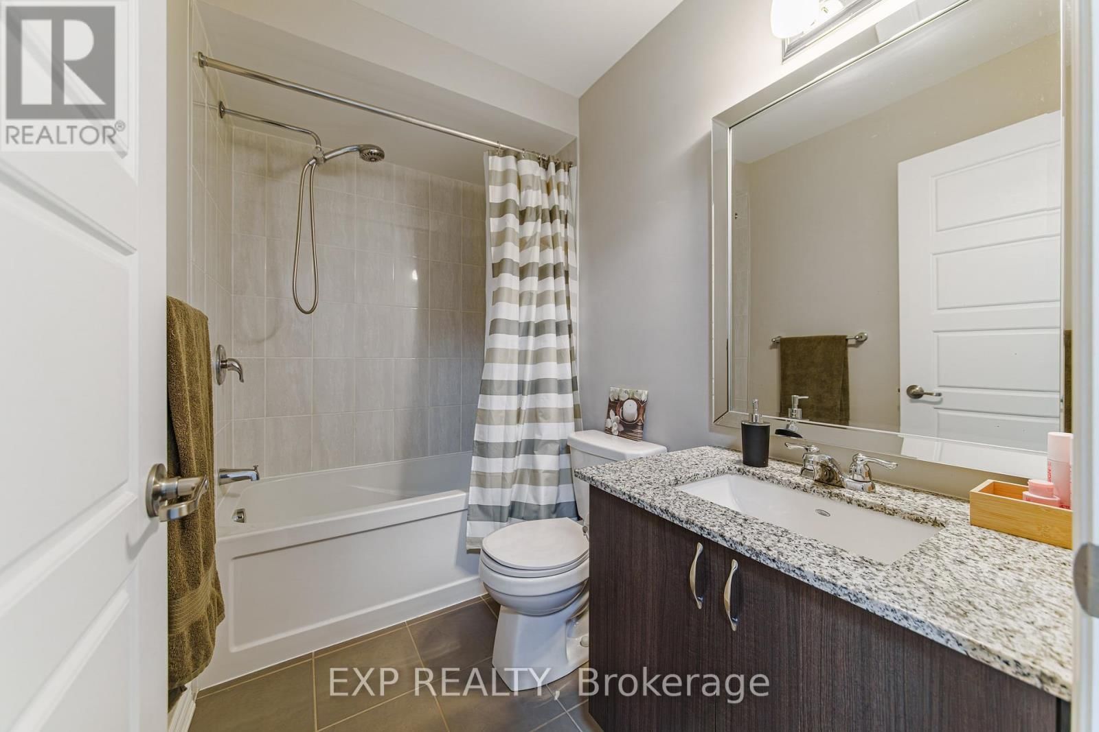 523 ENSATINA CRESCENT Image 21