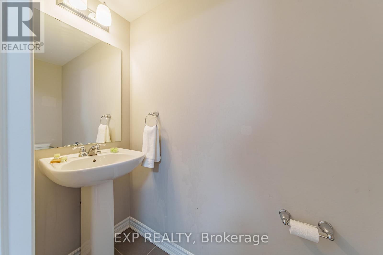 523 ENSATINA CRESCENT Image 5